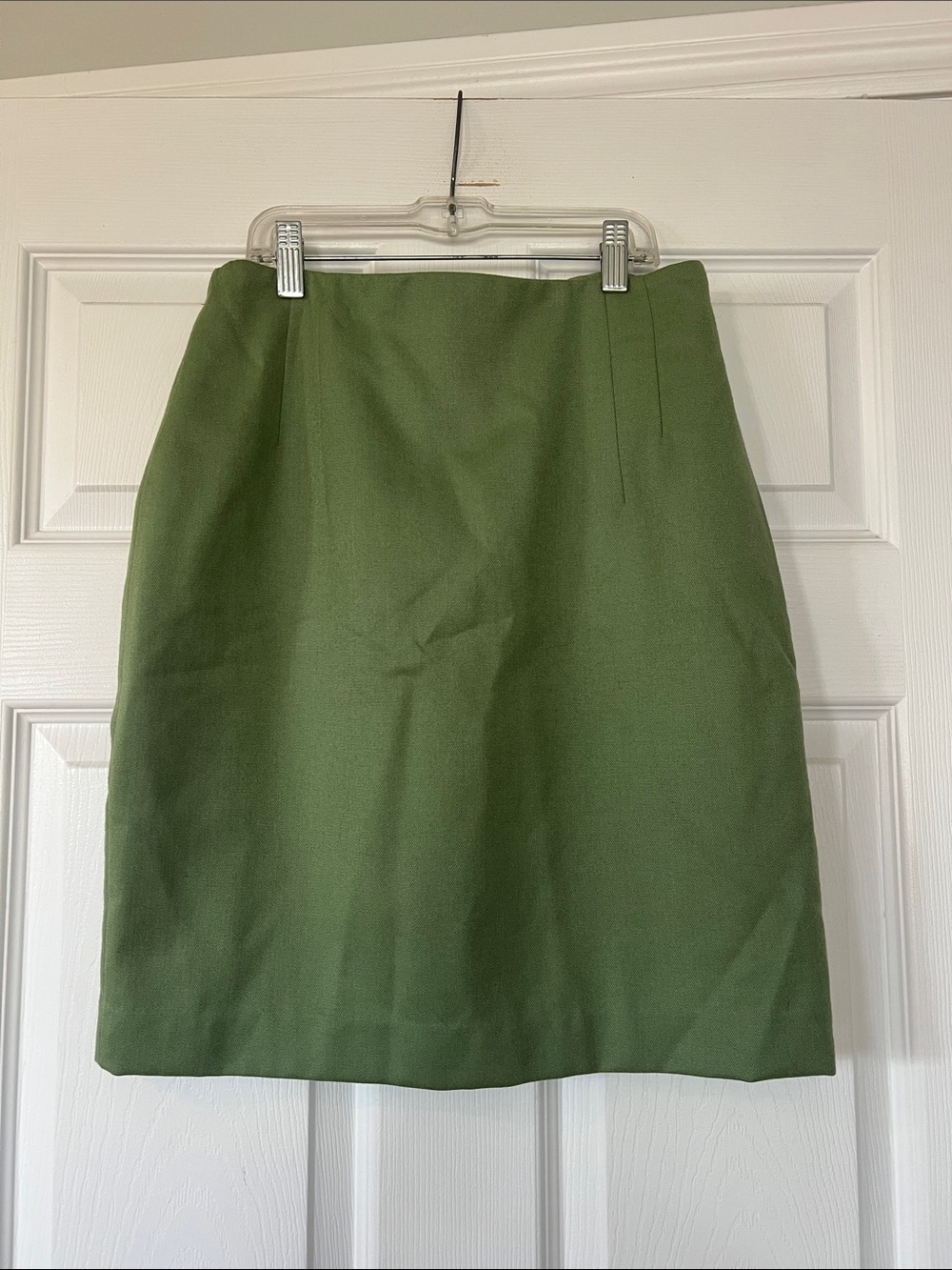 100% wool -Jones New York Olive Mini Skirt - Straight A-Line